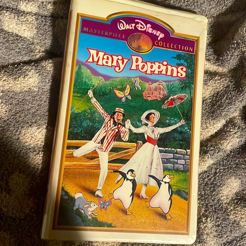 Mary poppins VHS preowned Disney movie